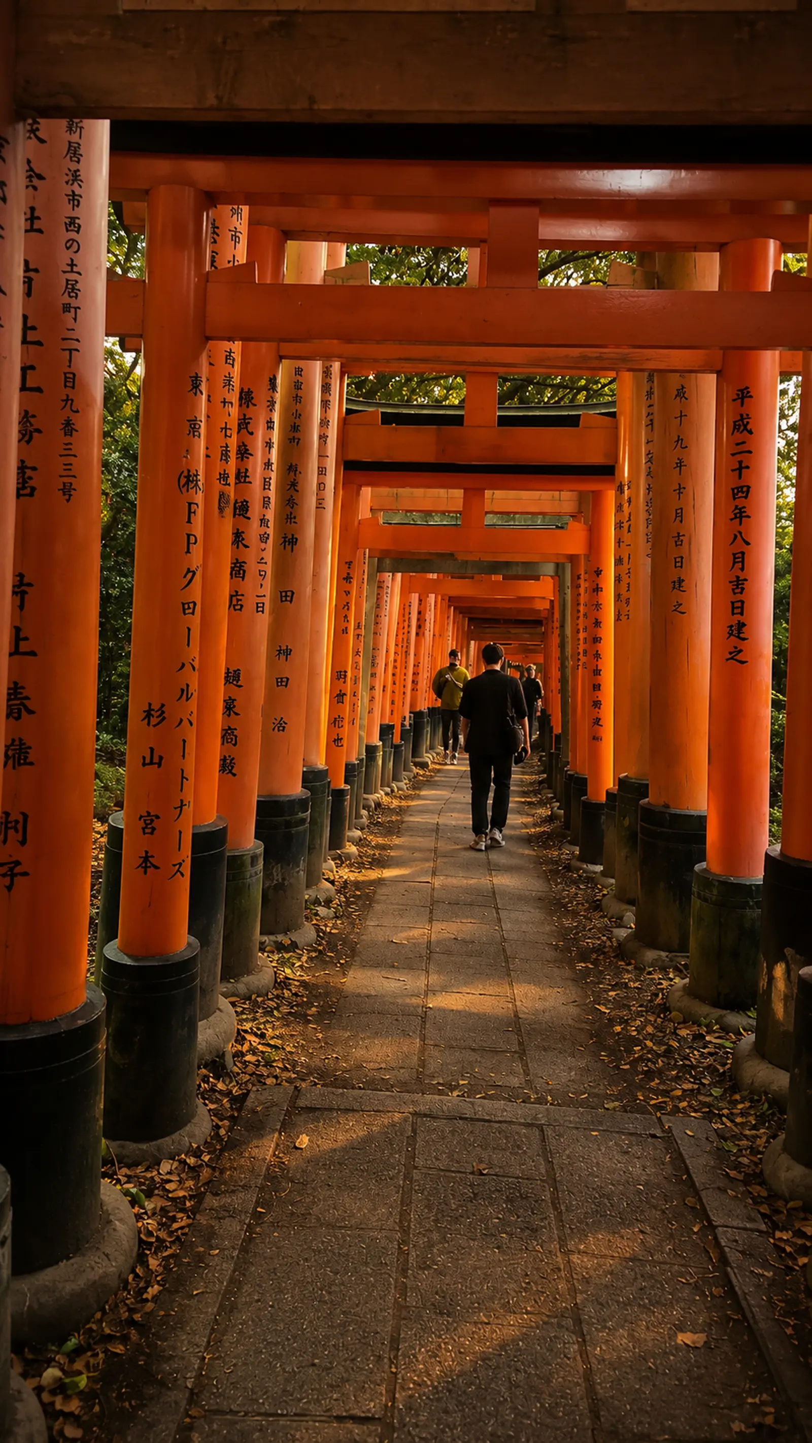 Allée de torii rouges à Fushimi Inari