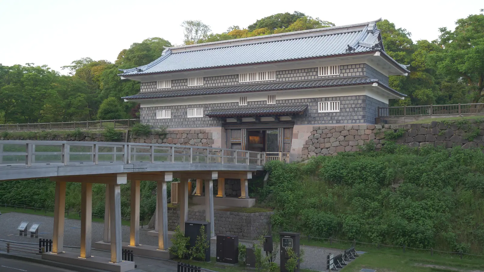 Passage vers le château de Kanazawa