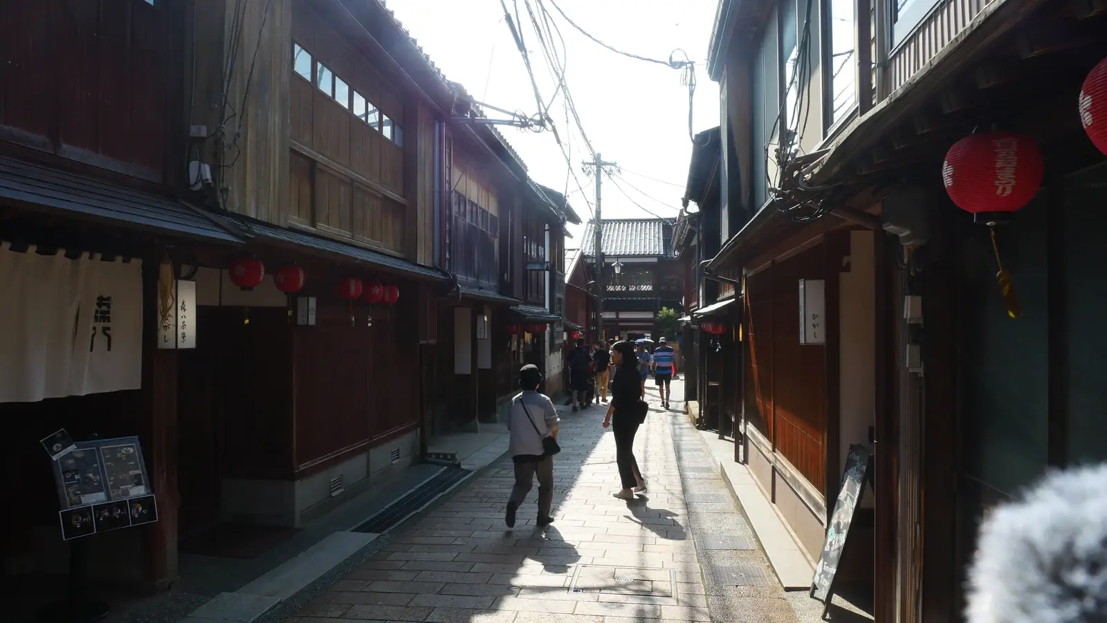 Rue du quartier Higashi Chaya