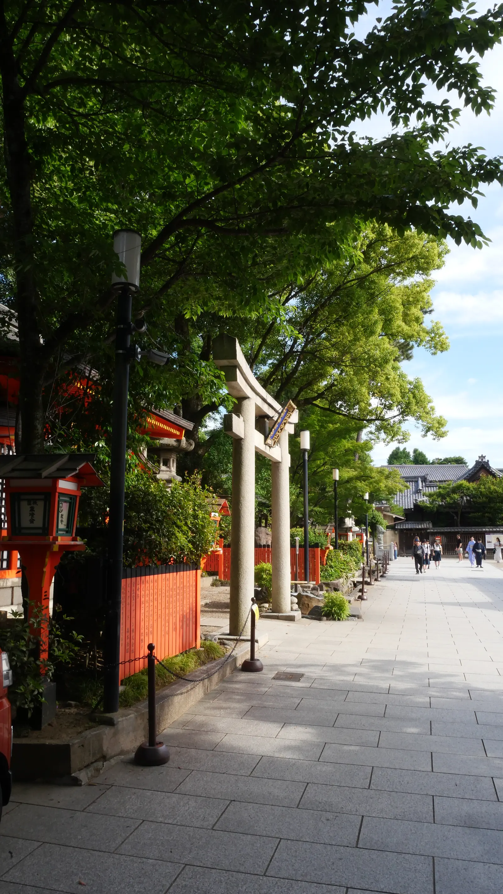 Bâtiment traditionnel dans le sanctuaire Yasaka-jinja